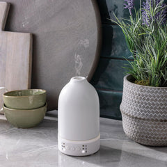 Airome Snow Diffuser aroma mist showcases efficient, waterless delivery for fuller scents.