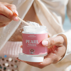 Close-up of Akasha Pearl Powder texture ideal for drinks or creams