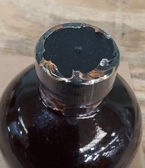Amenazel Moringa Bitters pour demonstrates easy daily dosing.
