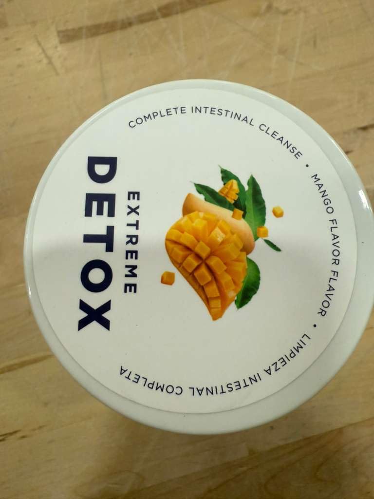 Bella All Natural Detox Powder Mango ingredients closeup showing natural color