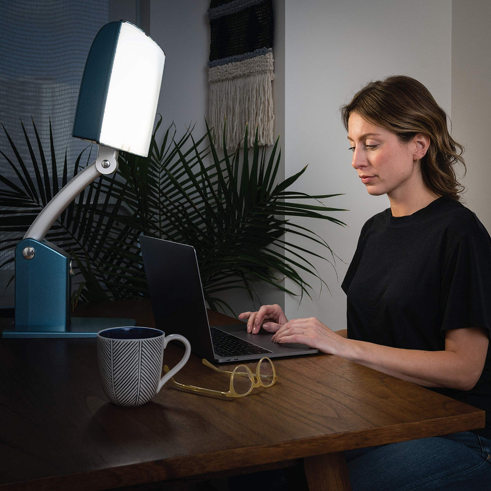 Carex Day-Light Sky brightness control dial offers personalized light for focus.