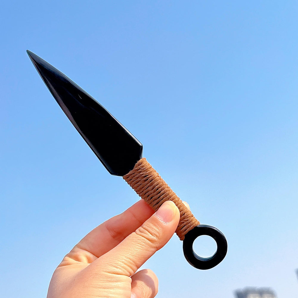 Crystland Home gift crystal knife offers a thoughtful present.