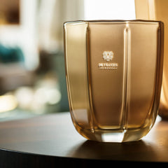 Oro Oud Nobile candle handmade in Tuscany showcases artisanal craftsmanship.