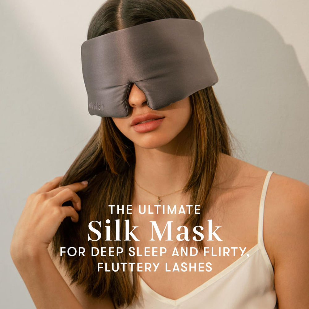 Drowsy deep-contoured eye cups guard lashes for peaceful sleep.