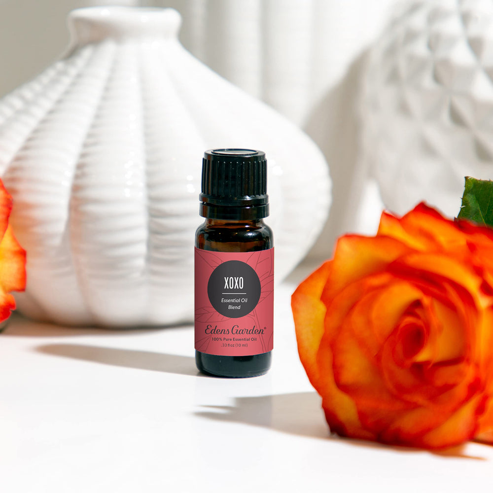 Edens Garden XOXO in a diffuser setup filling the room with aroma.