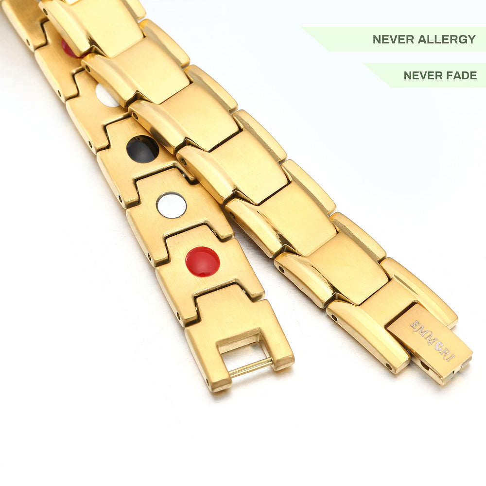 Emmori bracelet gift packaging emphasizing ready-to-gift presentation.
