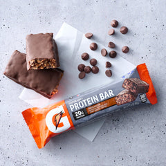 Gatorade Whey Bars nutrition panel highlighted for carbs and protein balance.
