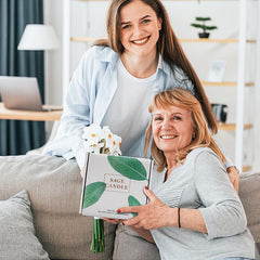 Gisly white sage candle cleanses space and invites positivity