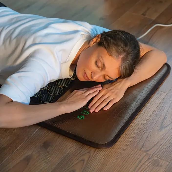 HealthyLine deep FIR heat penetrates toward the spine for targeted comfort