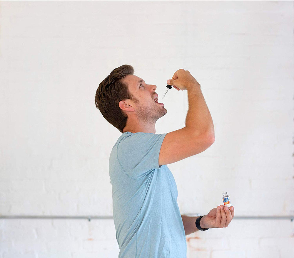 Hyalogic Synthovial Seven easy-dosing dropper in use