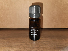 IPPINKA 10ml bottle designed for easy travel fragrance.
