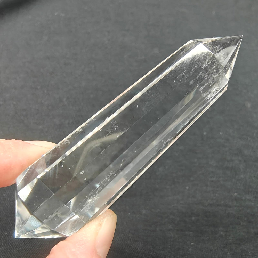 jdflying Vogel crystal wand 12-face clear quartz displayed on desk or altar for positive energy