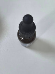 JIANKYTZ bottle on the counter suggests convenient, travel-friendly use.