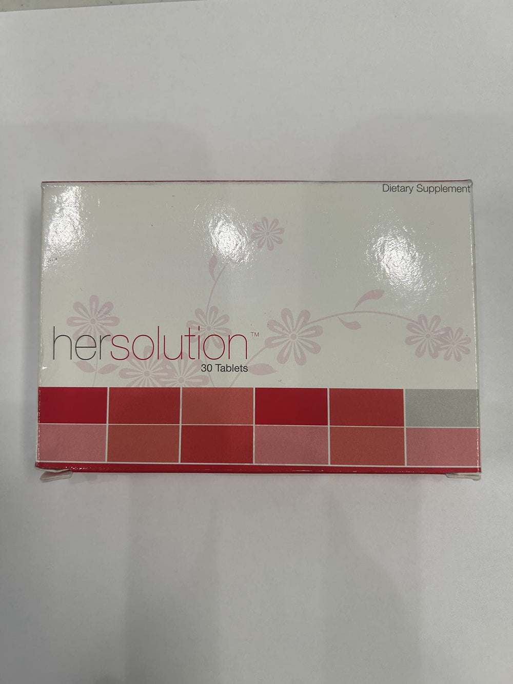 Leading Edge Health Hersolution bottle shows a 1-month supply for daily use.