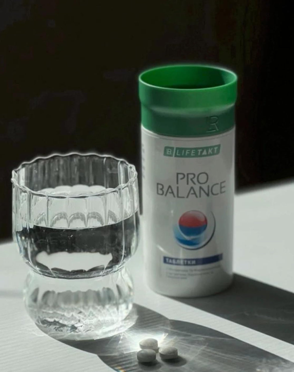 Lifetakt Pro Balance packaging highlights no preservatives.