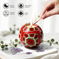 LumeTon natural soy wax candle offers floral-fruity aroma for calm moments
