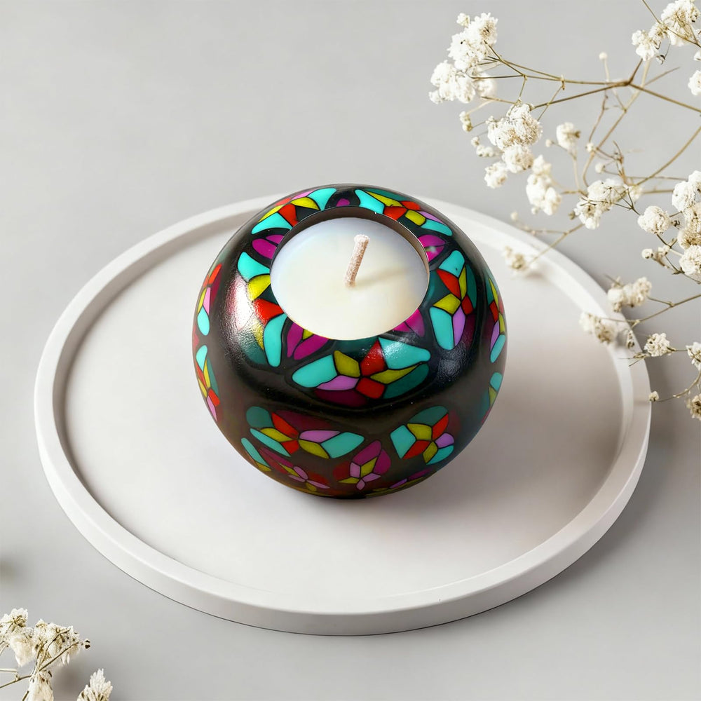 LumeTon home decor art candle combines style with a delicate fragrance.