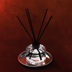 Maison Louis Marie No.13 Nouvelle Vague diffuser in room creates inviting ambience.