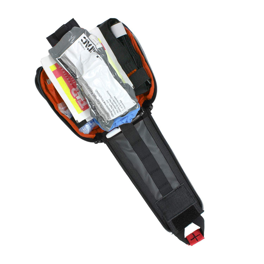 MediTac trauma shears for fast, safe cutting in demanding rescue moments.