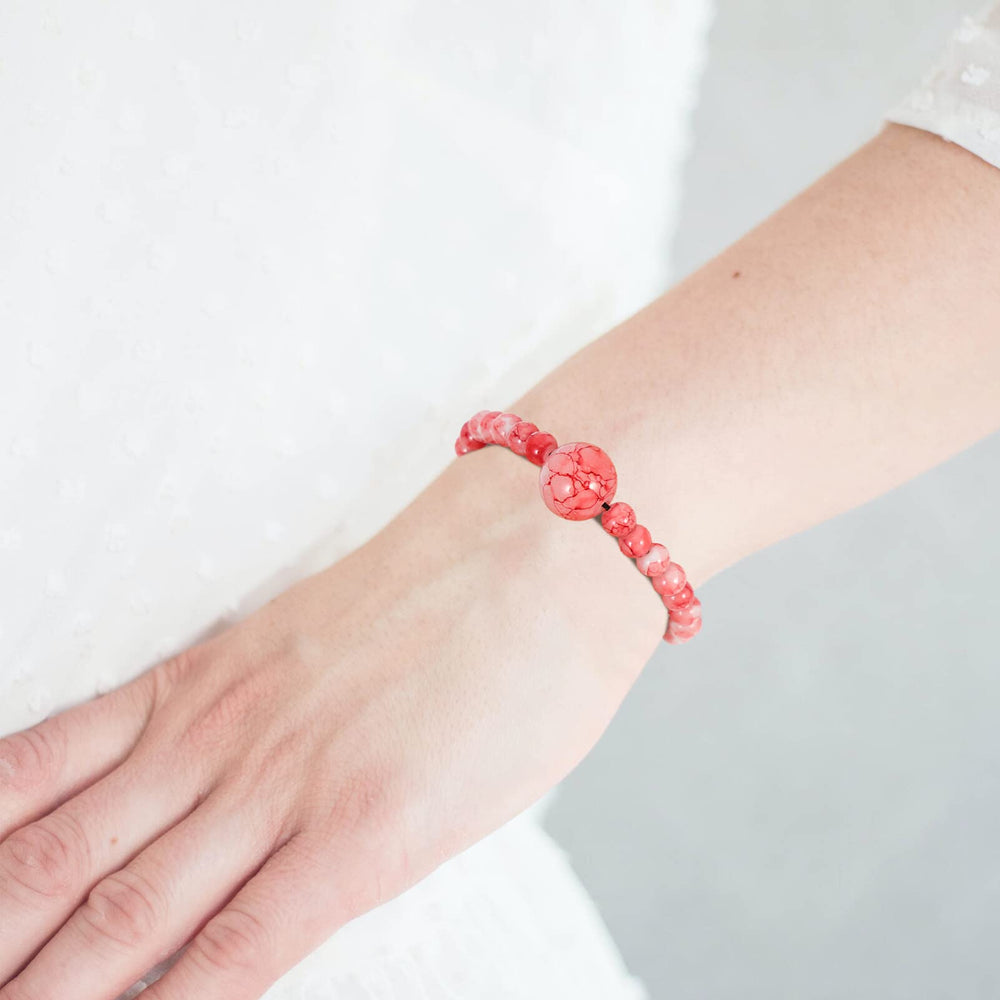 Mipcase adjustable wristbands for travel help reduce nausea symptoms on trains and flights.