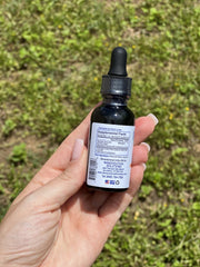 Drops midair representing fast dissolution and rapid absorption of Nano Turmeric Curcumin.