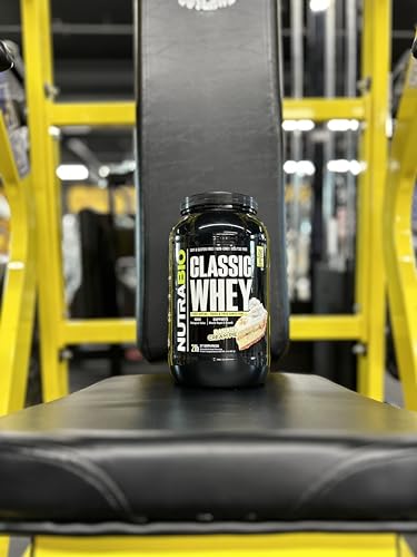 NutraBio Classic Whey Banana Cream Pie shake image suggests smooth texture and easy mixing.