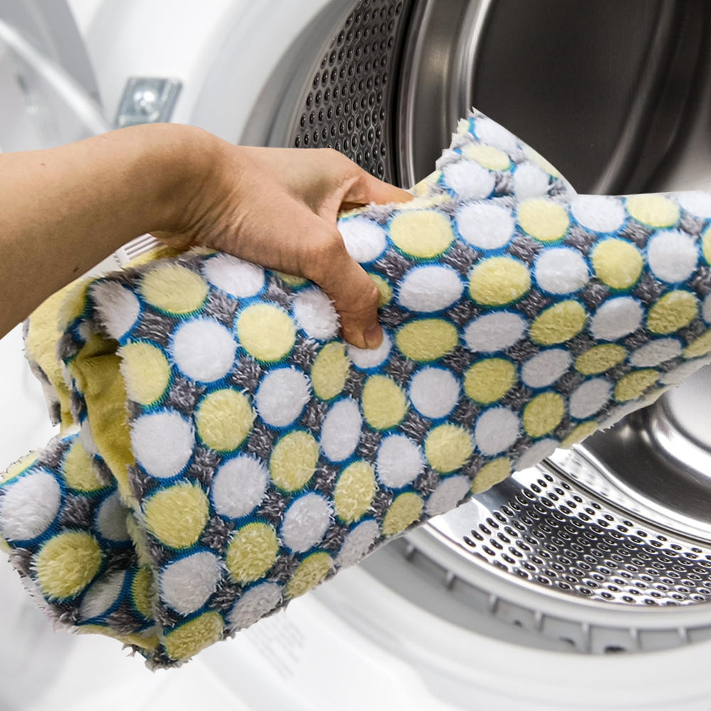 Pasonio machine-washable cover keeps the pad clean and fresh.