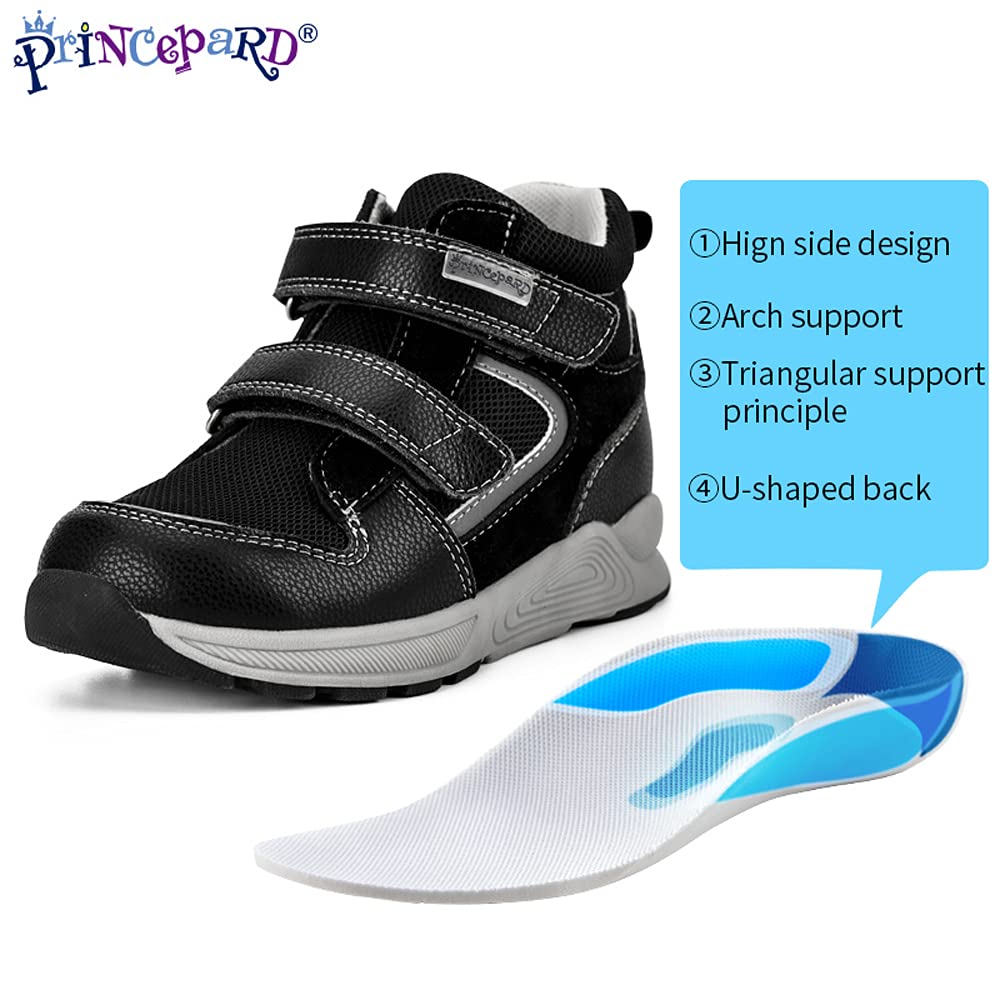 Princepard double-strap closure ensures adjustable fit for growing feet.
