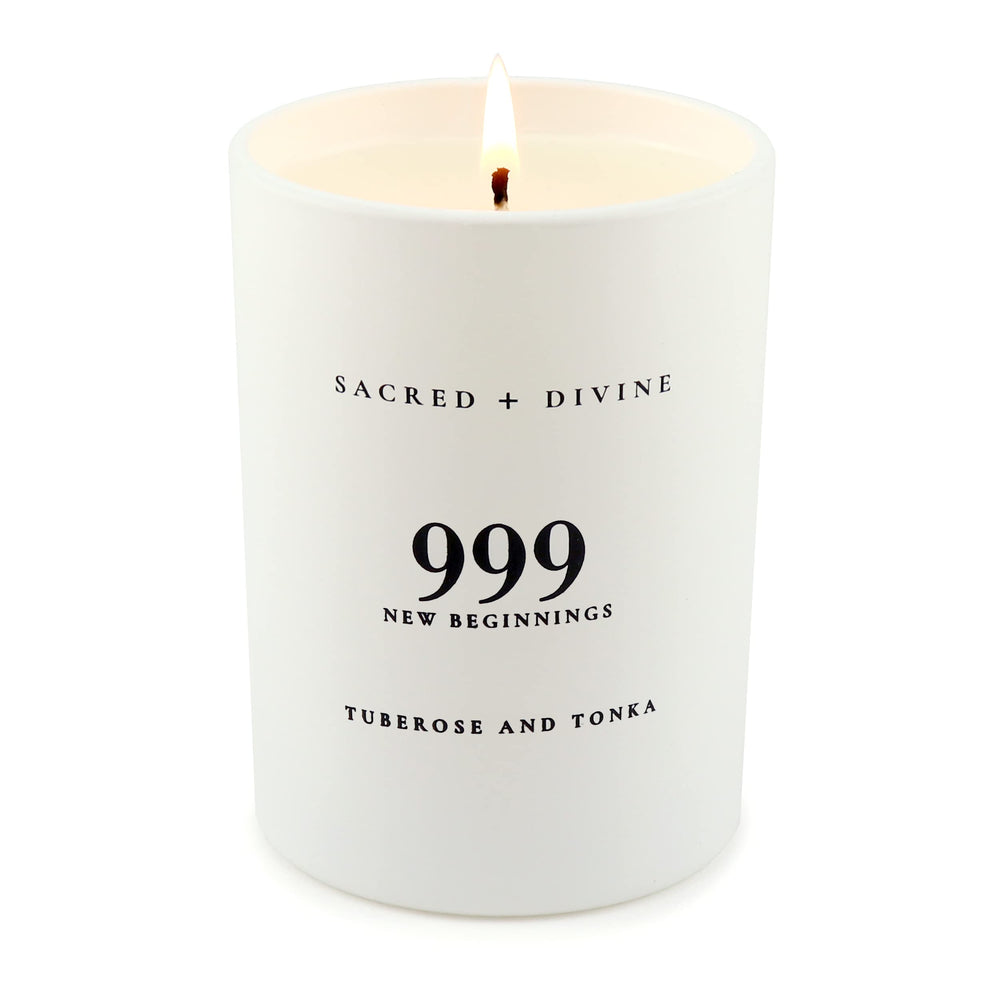 Sacred + Divine 999 candle wax pour highlighting tuberose-tonka aroma.