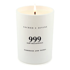 Sacred + Divine 999 candle wax pour highlighting tuberose-tonka aroma.