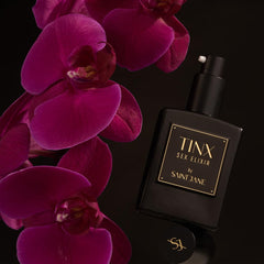Application moment with Tinx Elixir showing easy spread and absorption