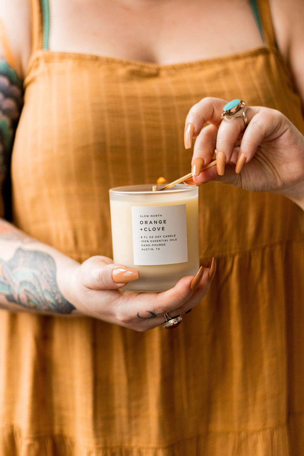 Burn-time perspective showcases around thirty hours of gentle fragrance development.