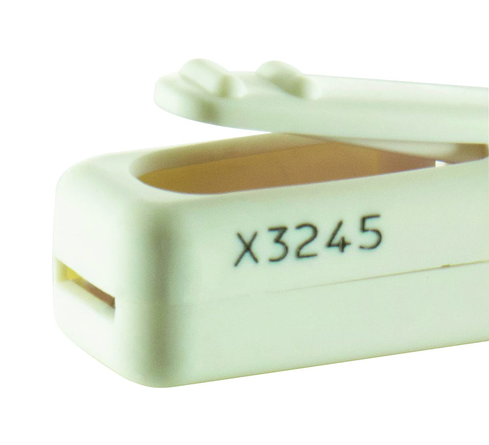 Unistik 3 safety lancets 23G finger-testing use for routine sampling