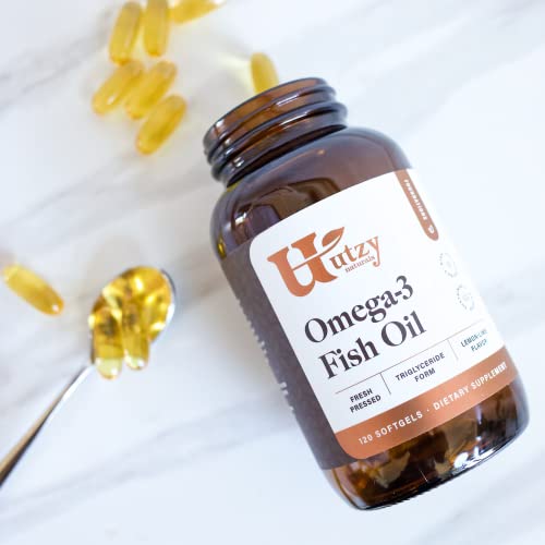 Utzy Naturals Omega-3 lemon-flavor capsule ready for use.