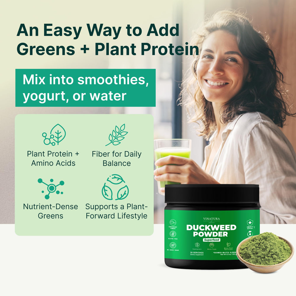 VINATURA Duckweed Powder measuring spoon dispensing a 5 g serving for easy fiber boost
