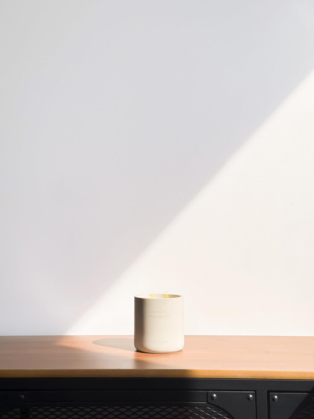 WHOLESOME Warm Woods coconut wax texture showing natural composition and finish.