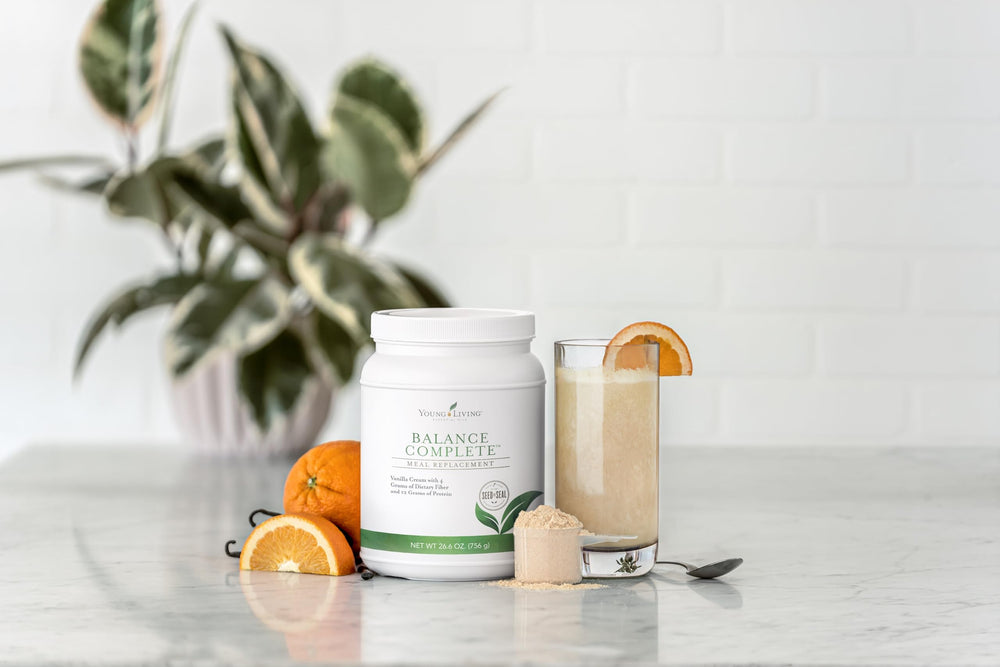 Balance Complete ingredients label close-up shows balanced fiber, protein, minerals.
