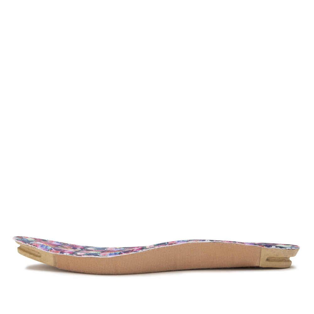 Alegria foam construction delivers soft, cushioned wear throughout the day.