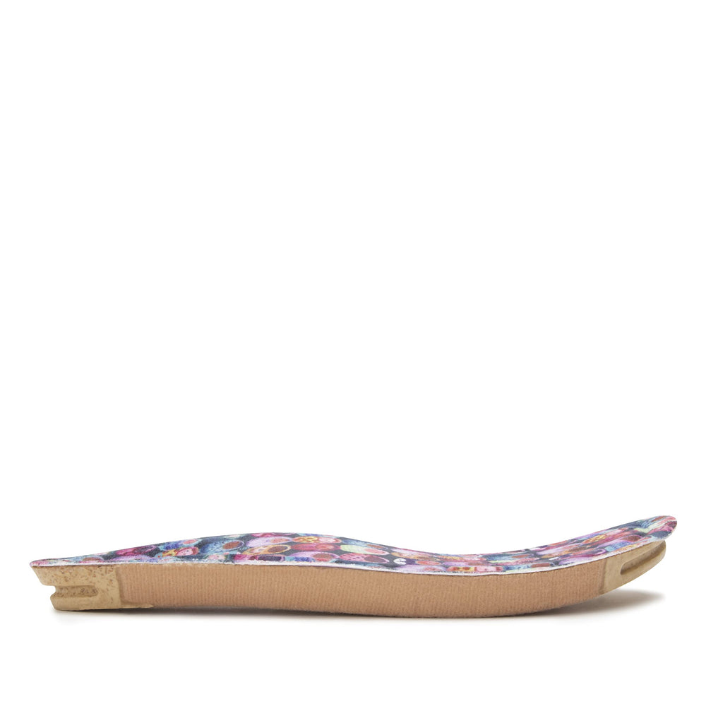 Alegria low-arch fit for snug, natural stepping in daily wear.