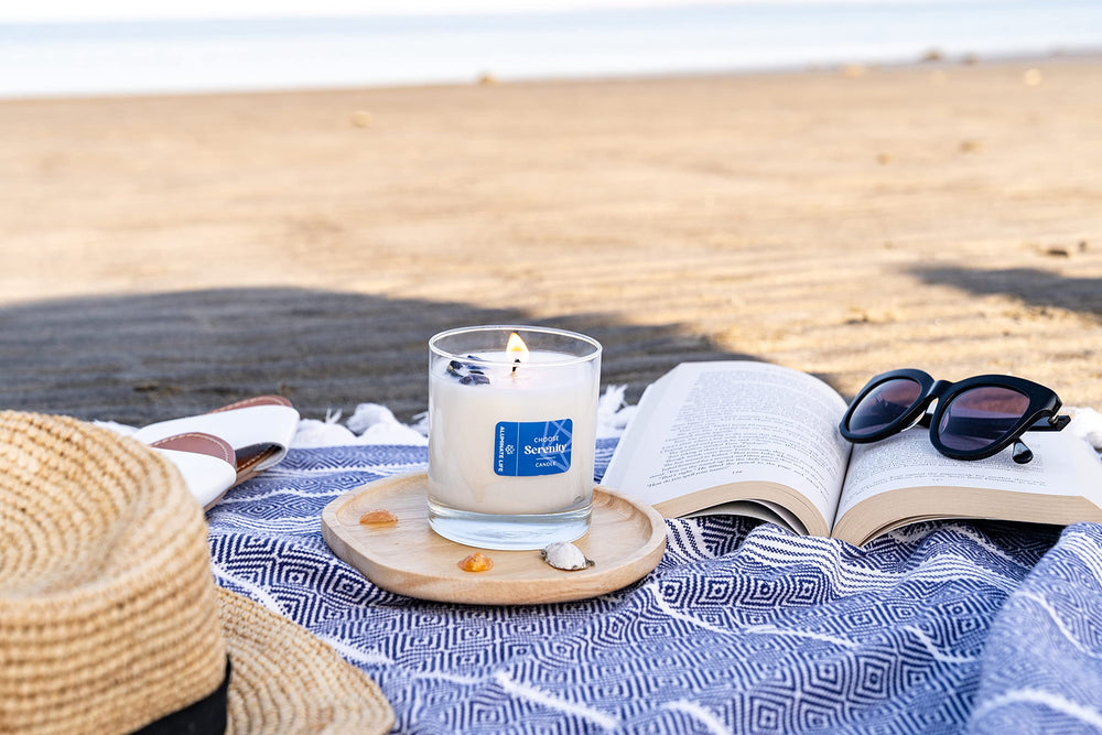 Aluminate Life cotton-wick candle delivering a steady, non-toxic burn.