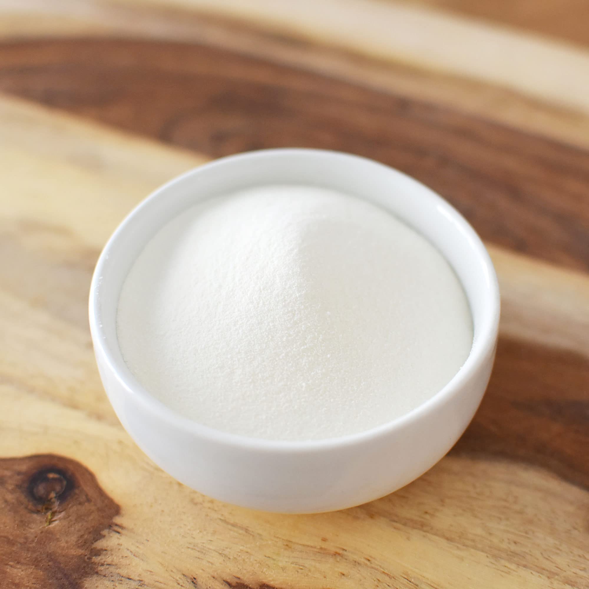 Anthony's Collagen Peptide stirred into smoothie for protein and texture