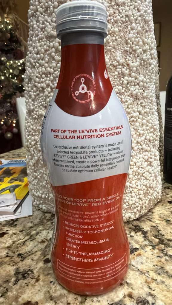 Ardyss Le’Vive Red Juice glass pour captures bright color and fruity aroma