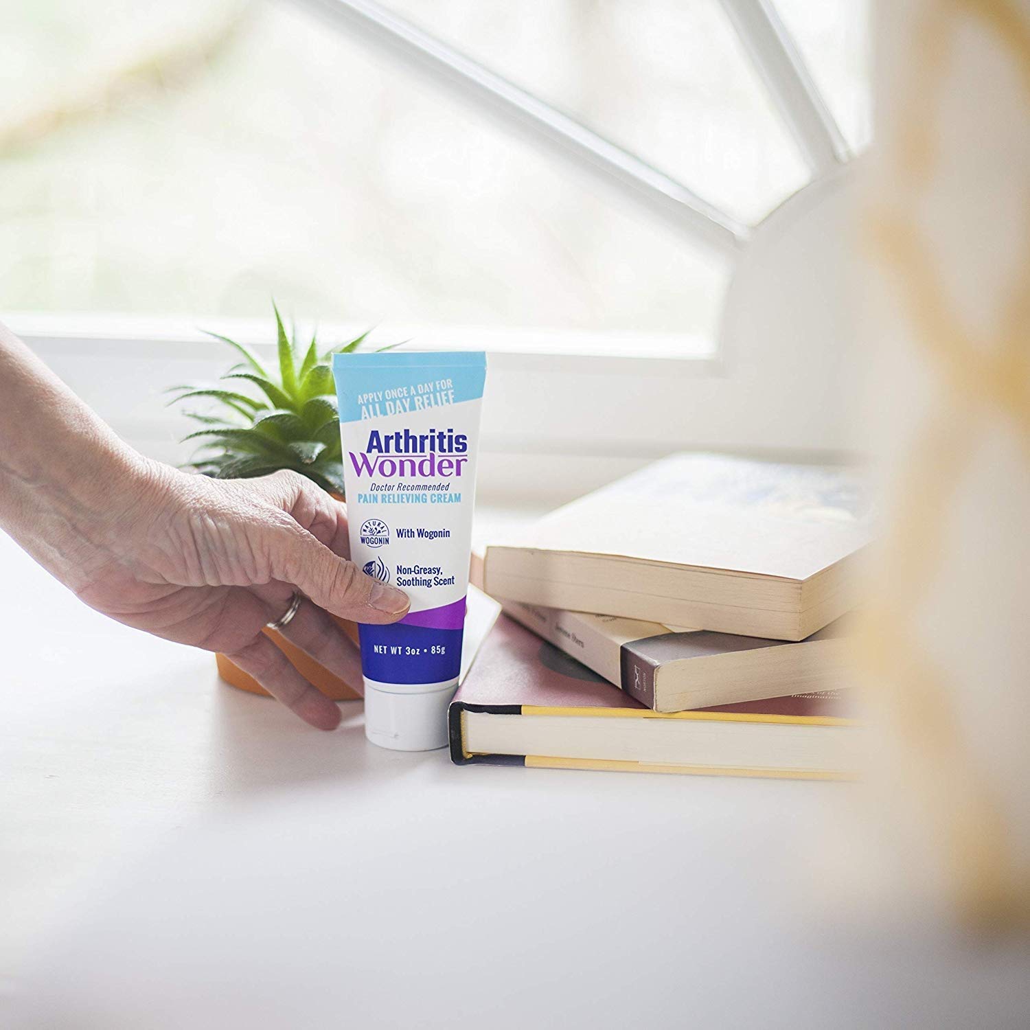 Arthritis Wonder targets hands and knees for daily comfort.
