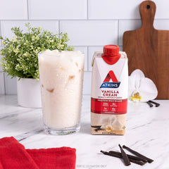 Atkins Vanilla Cream Shake bottle 2, ready-to-drink vanilla cream flavor.