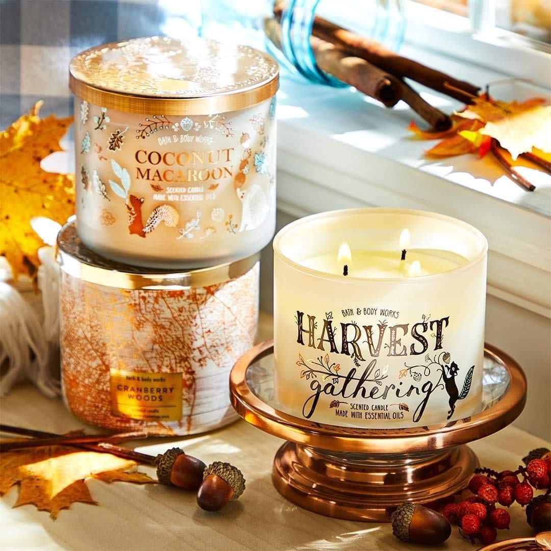 Bath & Body Works Aromatherapy Stress Relief Eucalyptus Tea candle 2019 edition badge visible.
