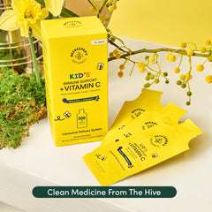Beekeeper's Naturals Kids Immune mixed berry flavor sachet.