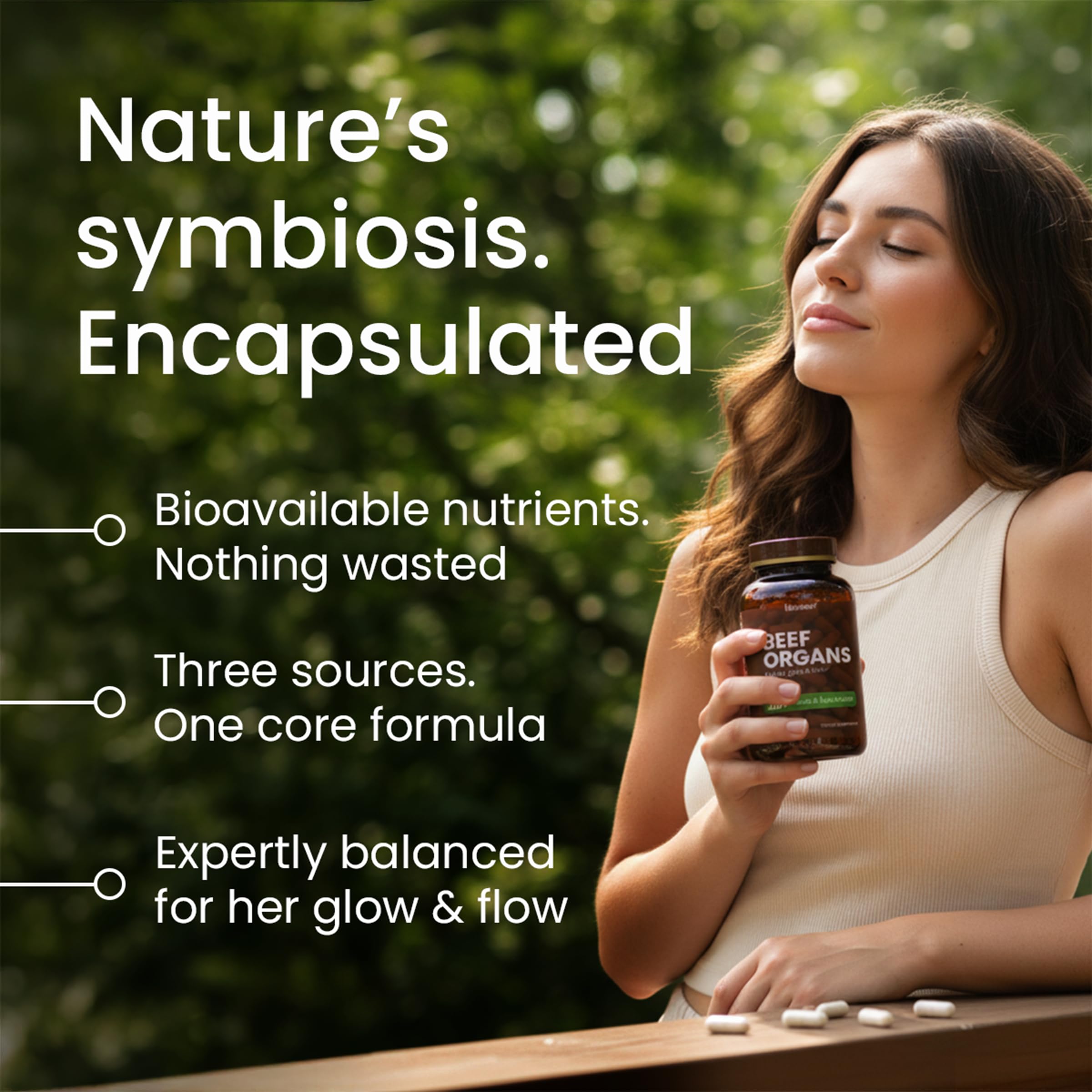 Bloomeo detox and digestion capsules bottle highlights spirulina, chlorella and greens.