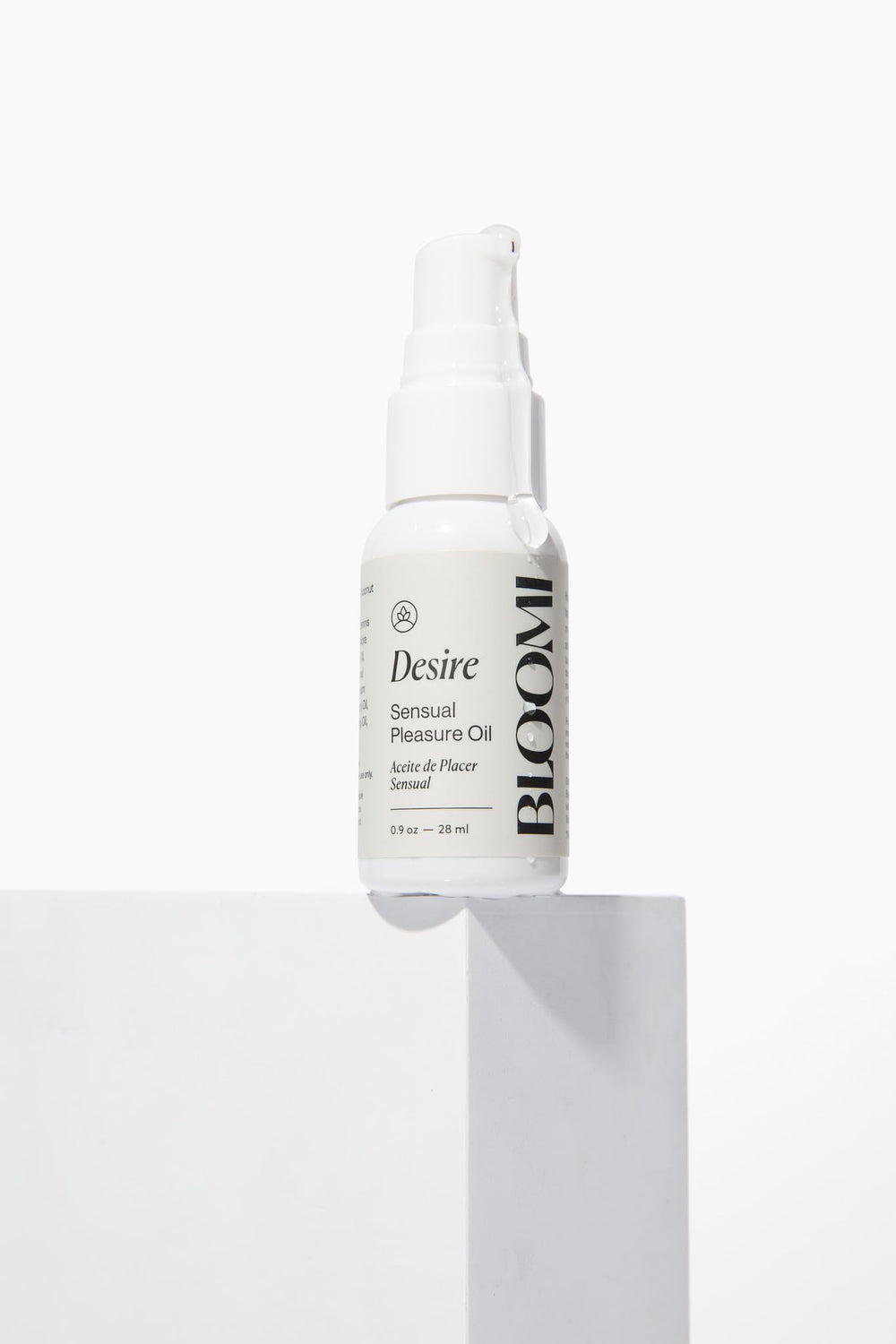 Bloomi Desire Body Oil quickly absorbs, delivering lasting hydration.