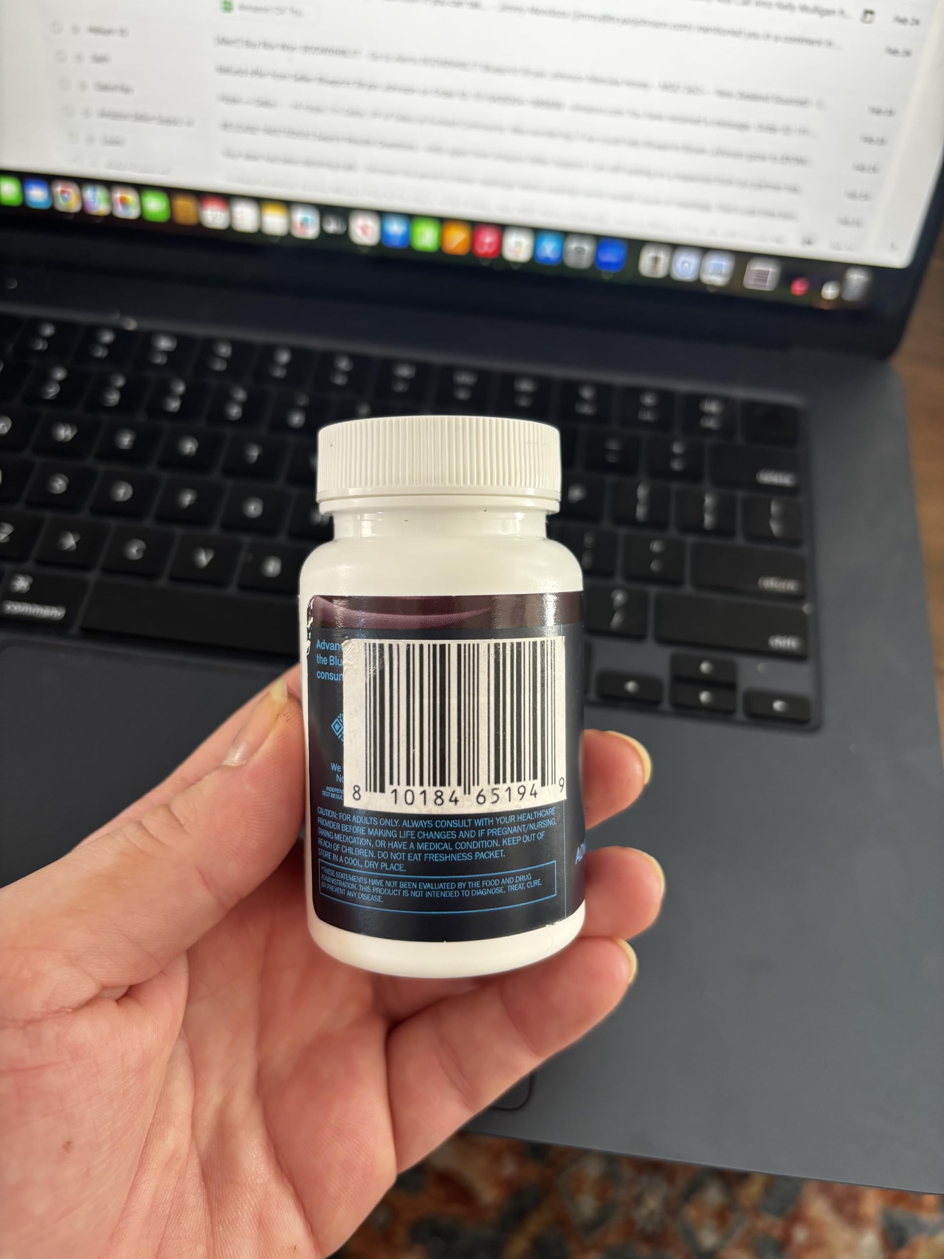 Ingredient icons on bottle suggest Lycopene supports heart wellness.