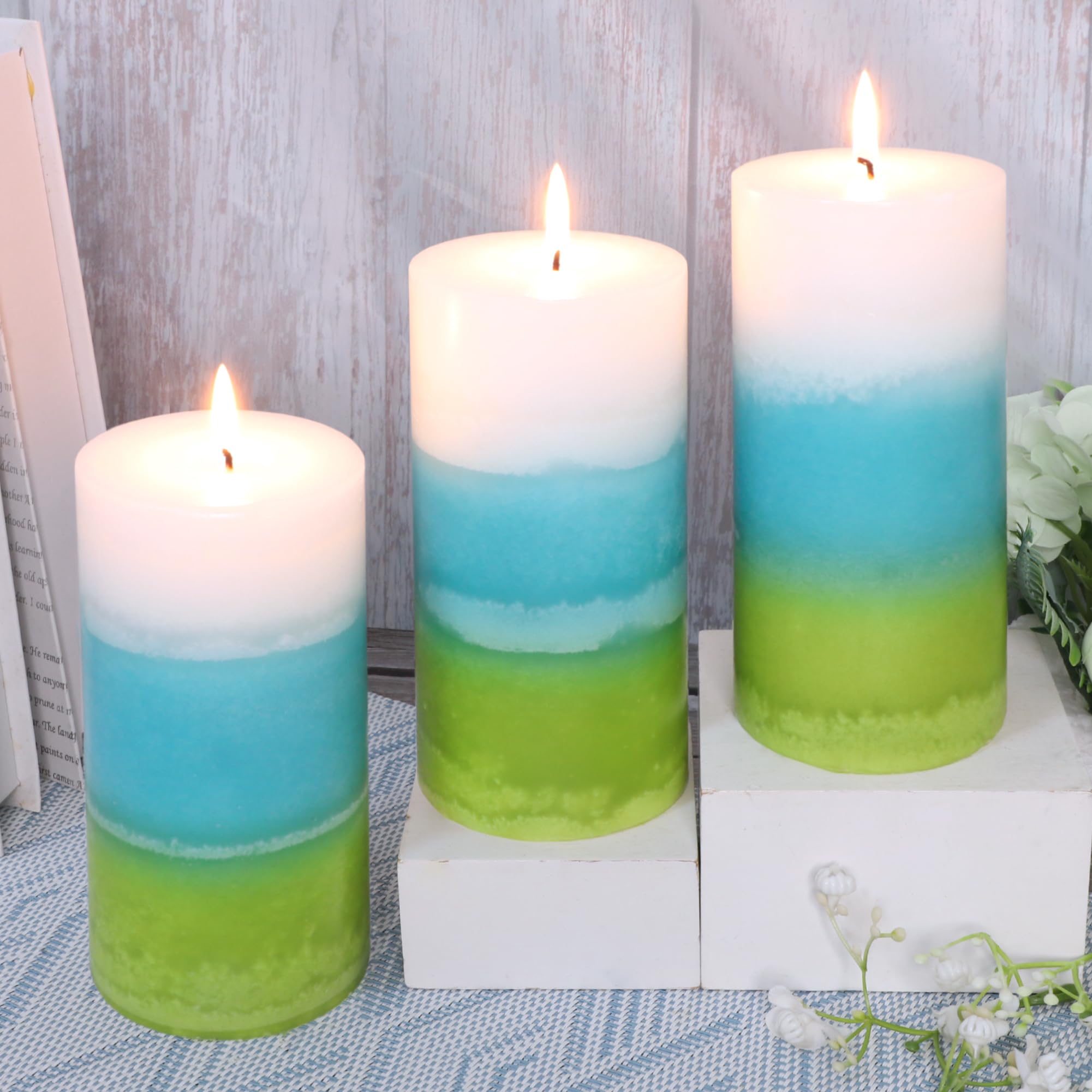Cafemoon mint candle in meditation space for calm focus.
